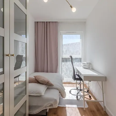 Apartamento Podpromie Modern By Bookinghost